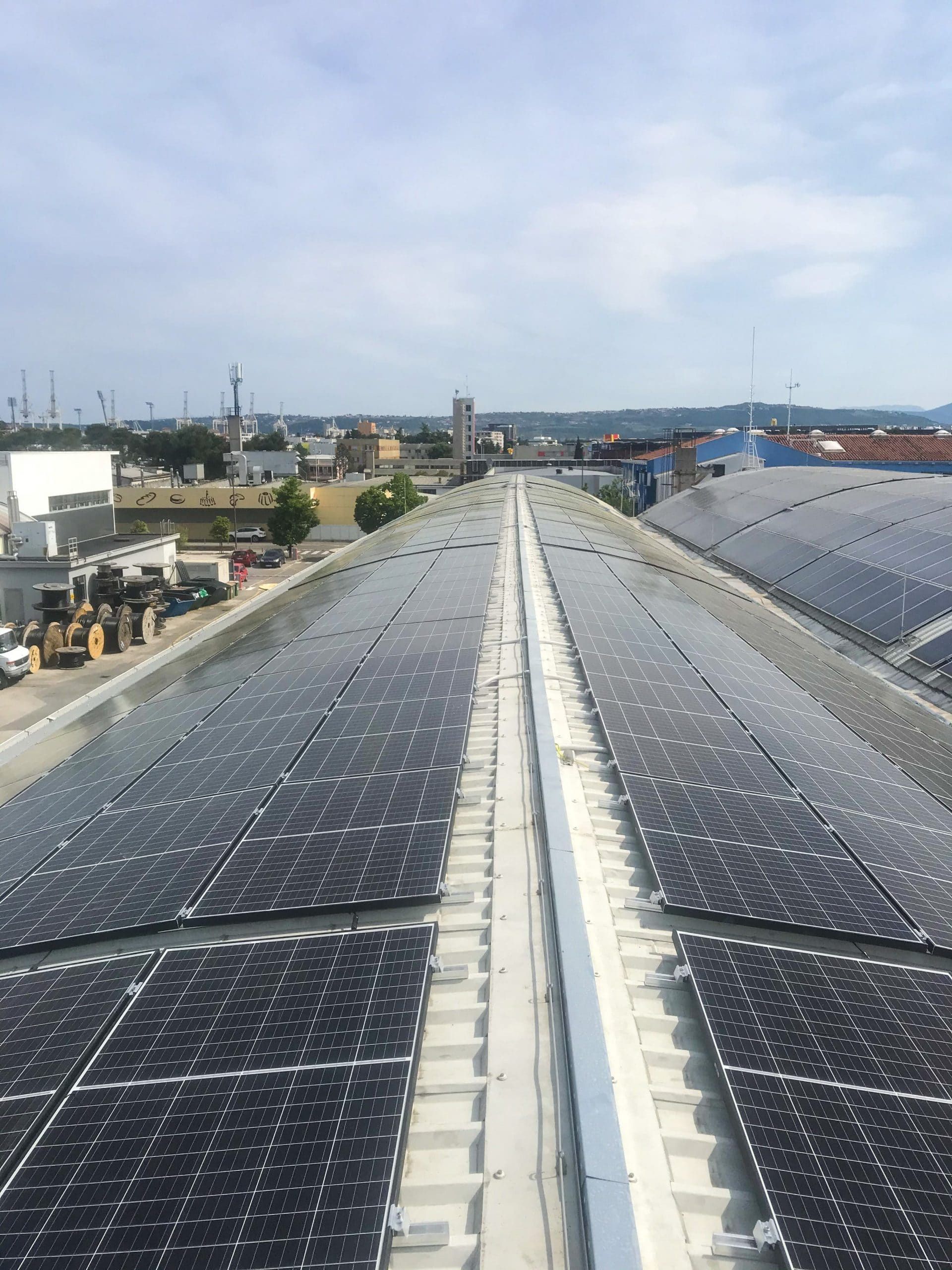 Montaža sončne elektrarne — referenčna fotografija 35